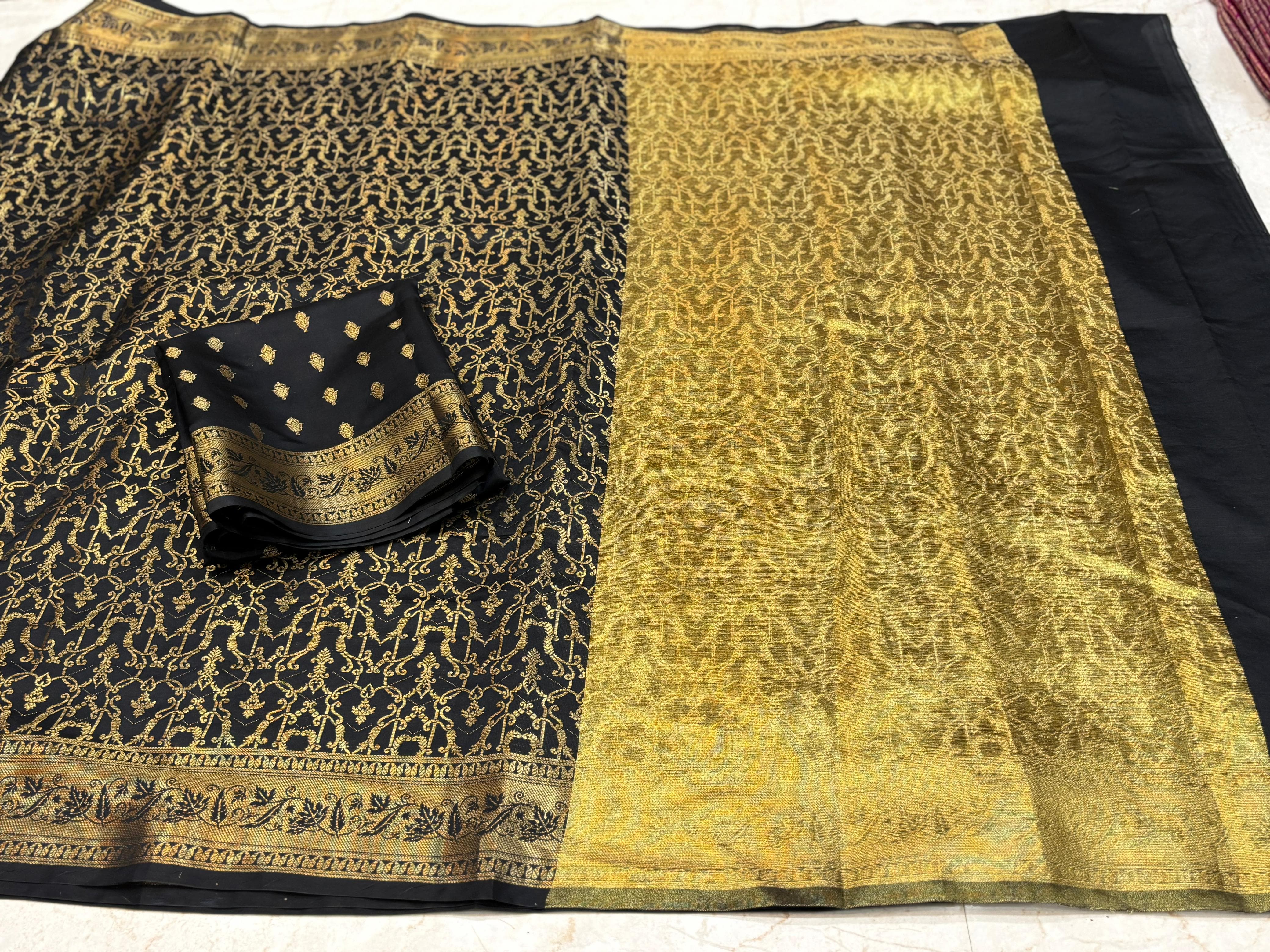 Catlon Tapeta Saree - Black with rich golden zari - Image 3