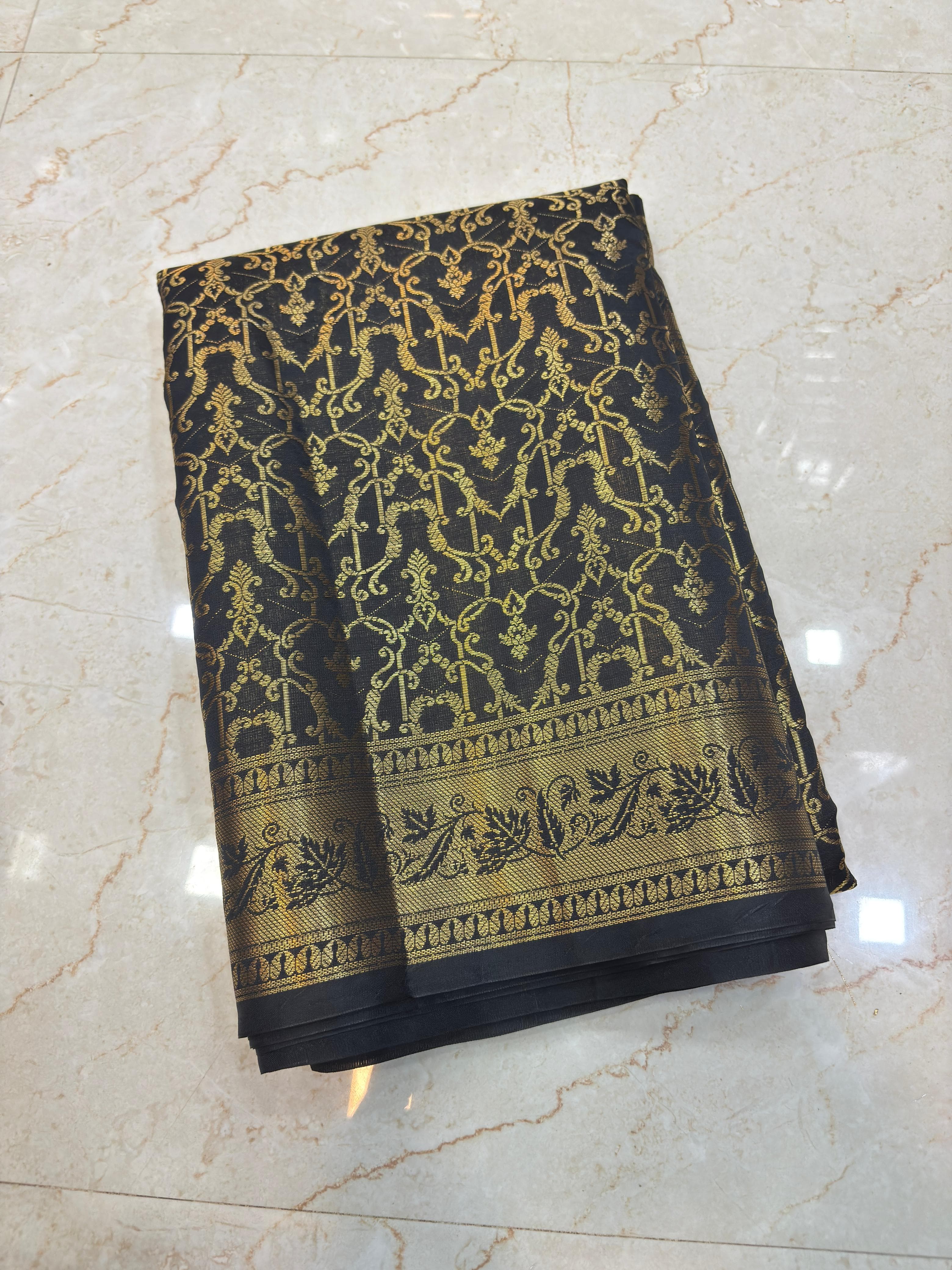 Catlon Tapeta Saree - Black with rich golden zari - Image 4