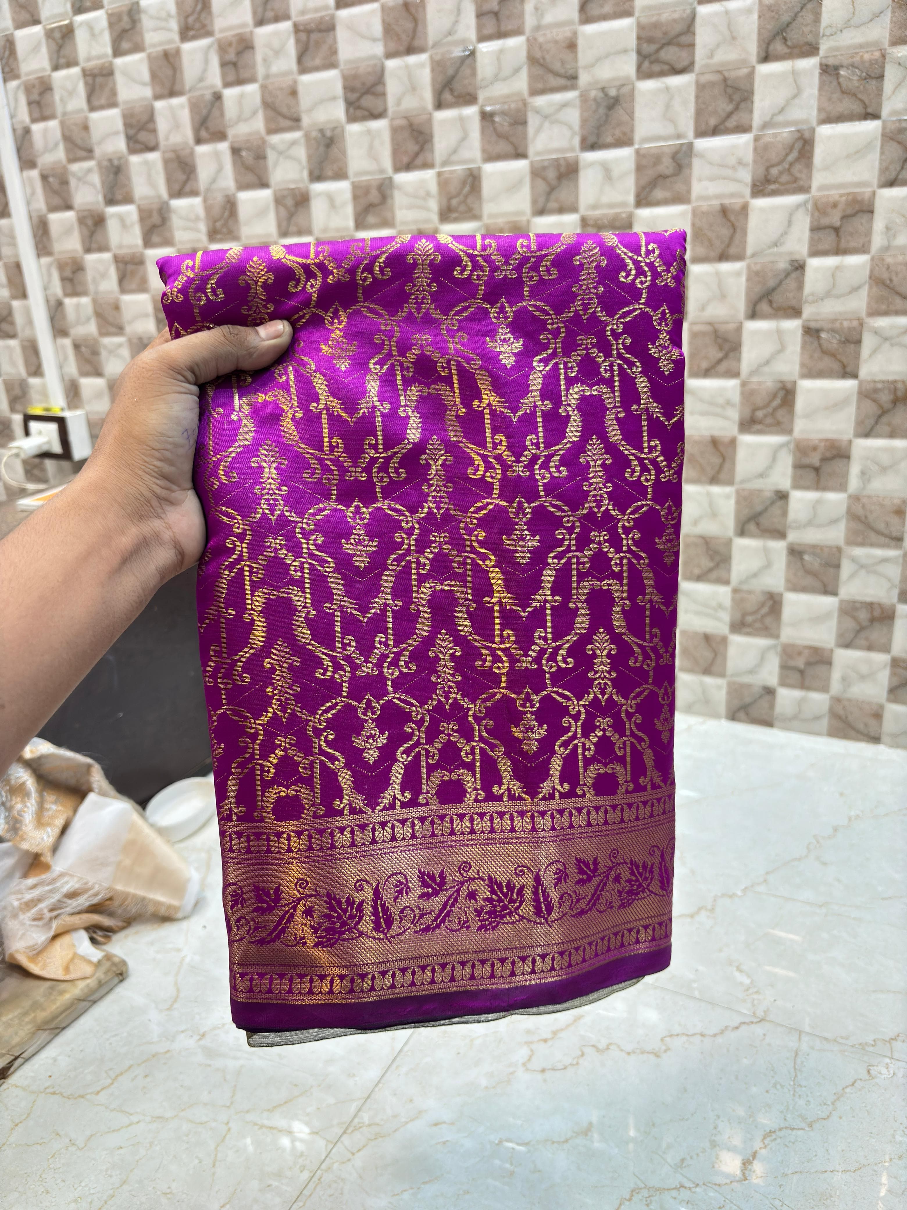 Catlon Tapeta Silk Saree - Magenta (Pinkish-Purple) Colour - Image 2