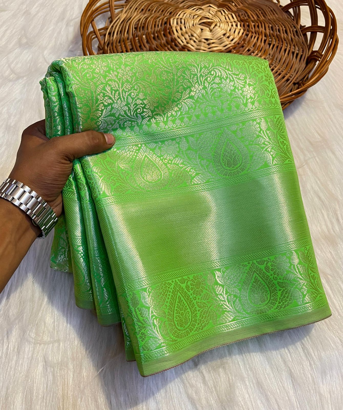 BANARASI CATLON TAPETA SILK SAREE - PARROT GREEN - Image 2