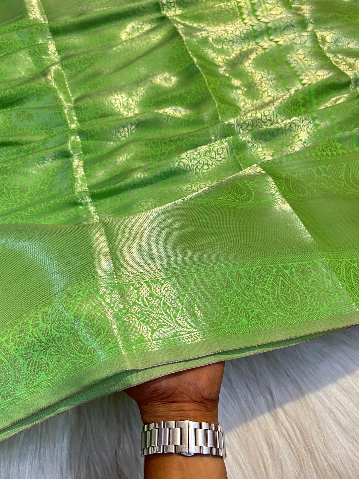 BANARASI CATLON TAPETA SILK SAREE - PARROT GREEN - Image 3