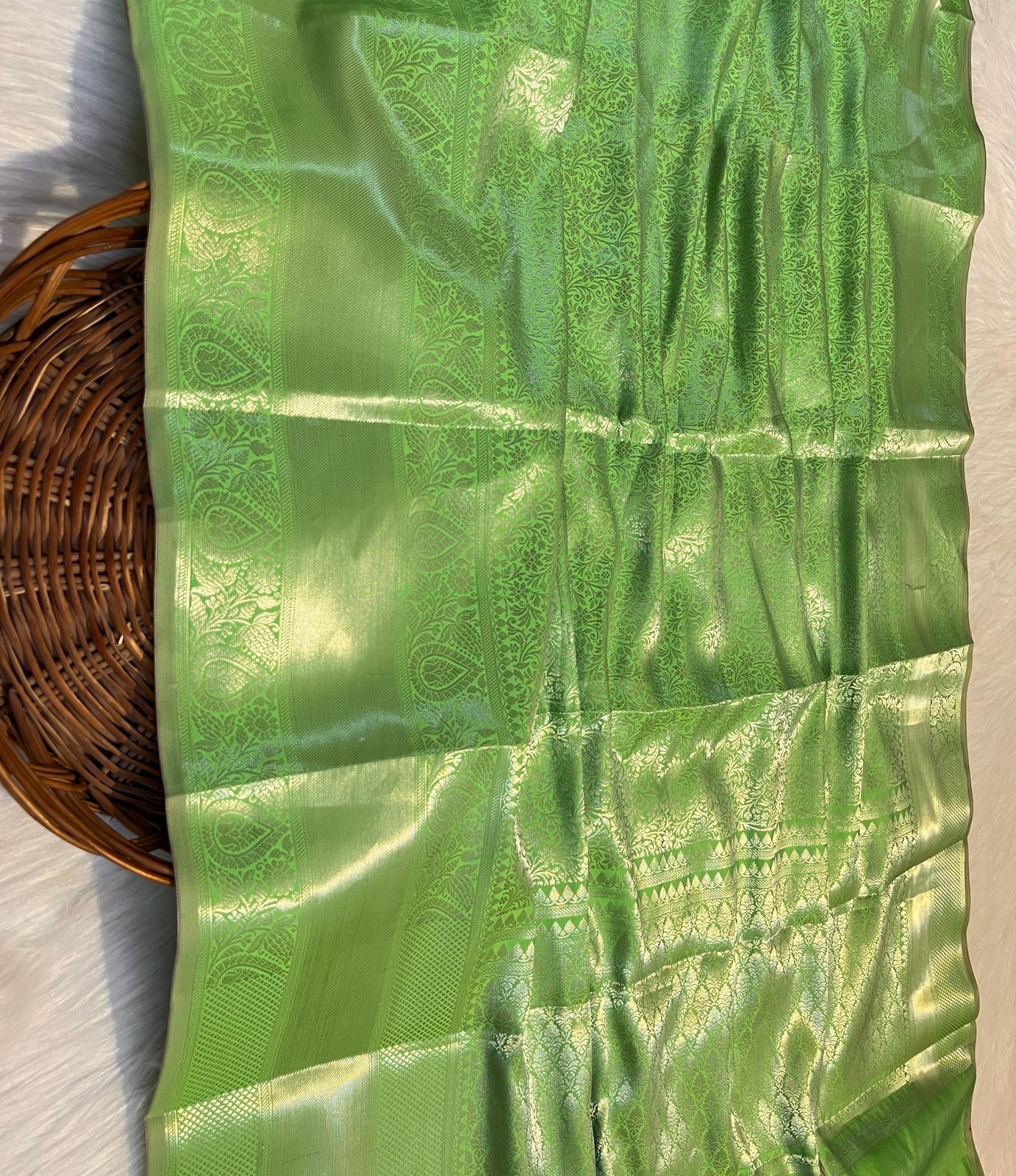 BANARASI CATLON TAPETA SILK SAREE - PARROT GREEN - Image 4